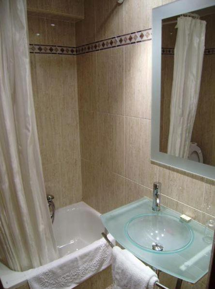 Hostal Miguel Angel Madri Quarto foto