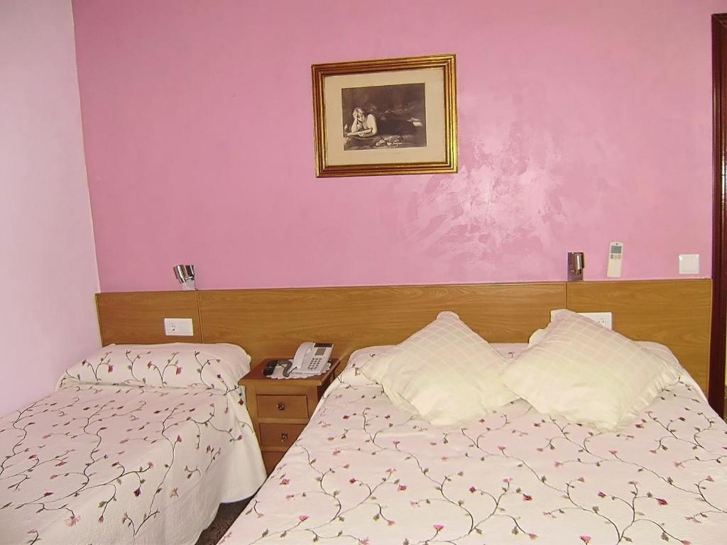 Hostal Miguel Angel Madri Exterior foto